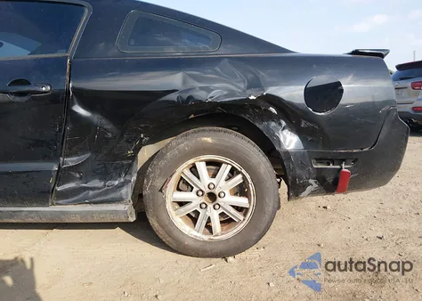 2009 Ford Mustang V6/V6 Premium z USA, uszkodzony, nr VIN 1ZVHT80N595139011